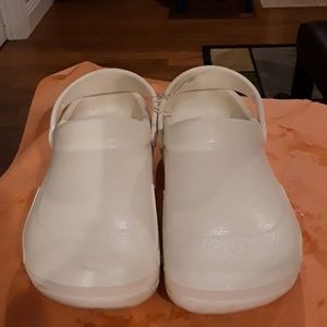 Size 10 White Crocs
